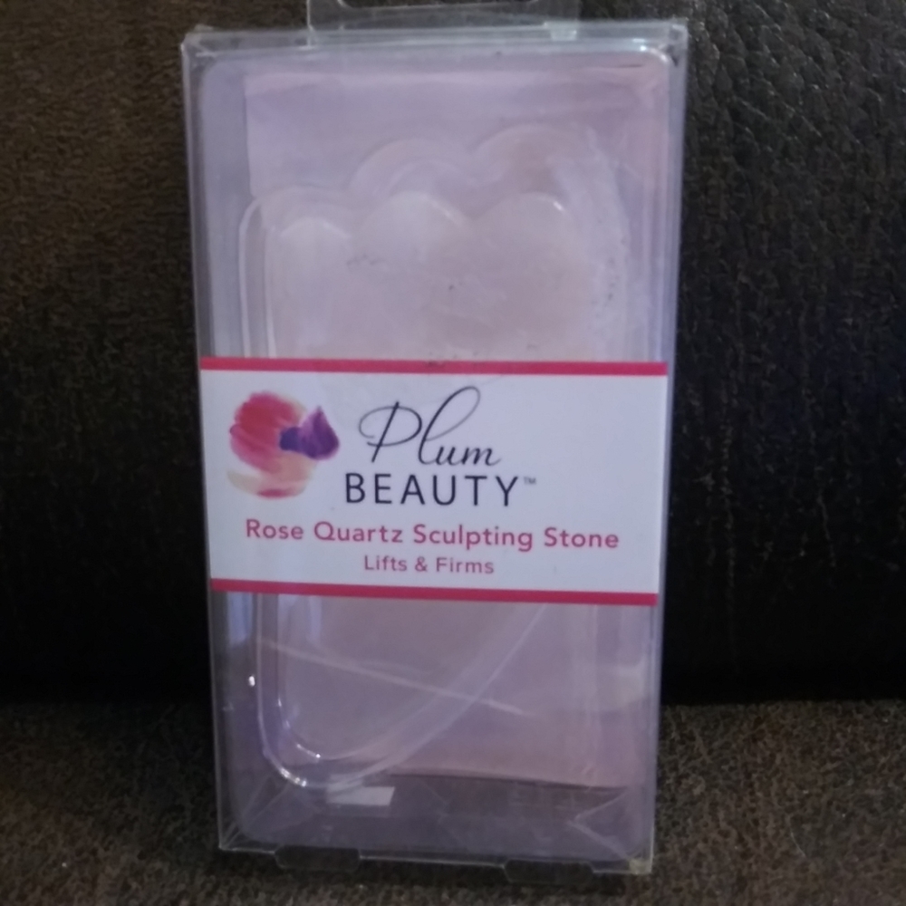 Plum Beauty Rose Quartz Sculpting Gua Sha Stone Lifts and Firms New in box. Unus